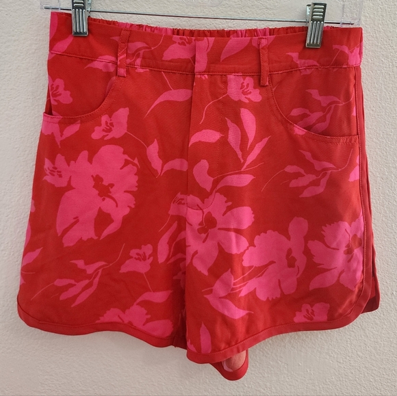 Entro Red and Pink Floral Shirt and Shorts Set Size Small - Picture 5 of 6